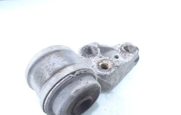 Volkswagen PASSAT B5 Rear axle beam mounts housing 8E051521L 8e051522l