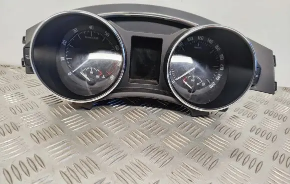 Skoda Superb B6 (3T) Speedometer (instrument cluster) 3T1920841B