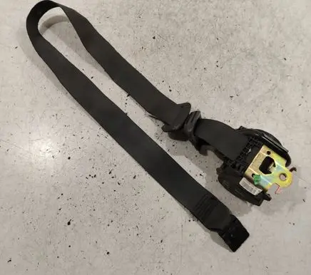 Middle seatbelt (rear)