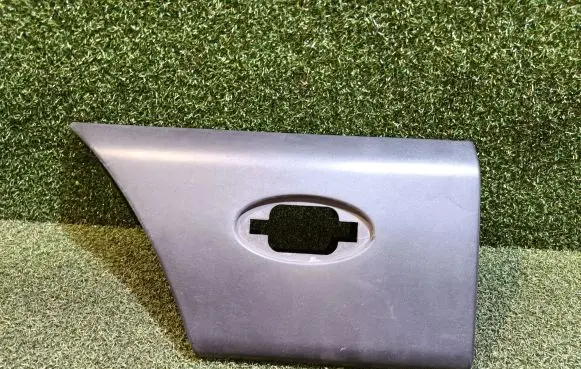 Rear fender molding trim