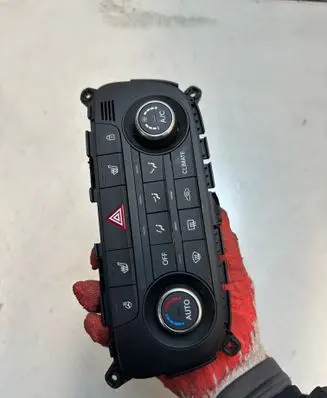 KIA Venga Climate control unit 93731P000