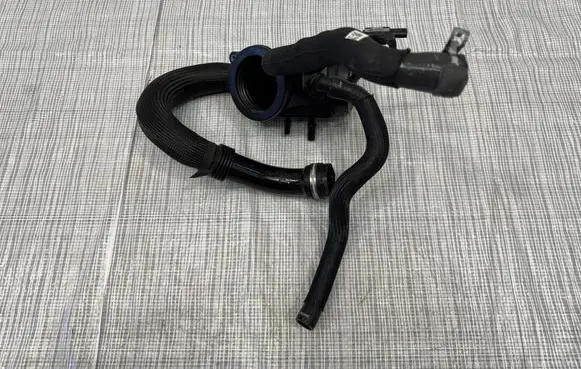 Maserati Ghibli Air intake hose/pipe 670154945