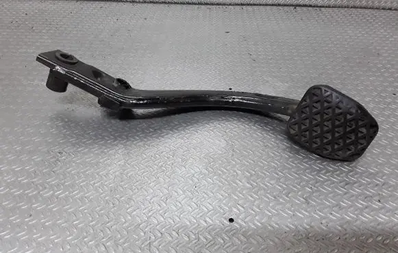 BMW 5 E39 Brake pedal