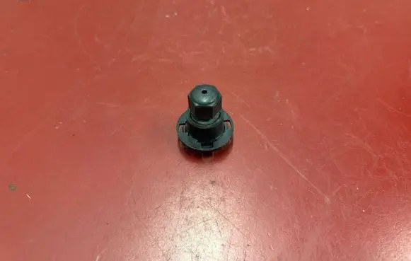 Chrysler Pacifica Engine bonnet/hood prop rod/strut 