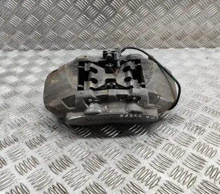Mercedes-Benz GLC X253 C253 Front brake caliper A0004210100