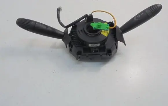 Wiper turn signal indicator stalk/switch