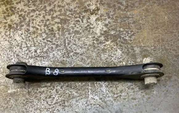 Rear control arm