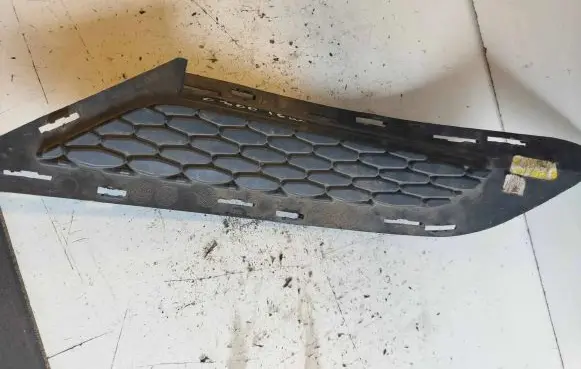 Chrysler 300 - 300C Front bumper lower grill 68235737AA