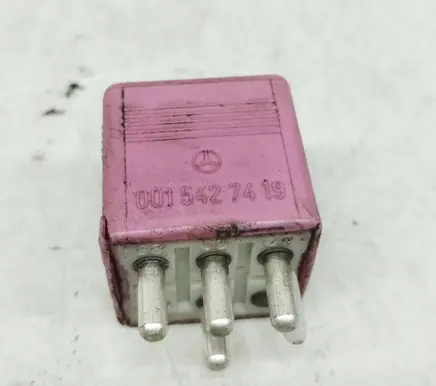 Mercedes-Benz C W202 Other relay 0015427419 A0015427419