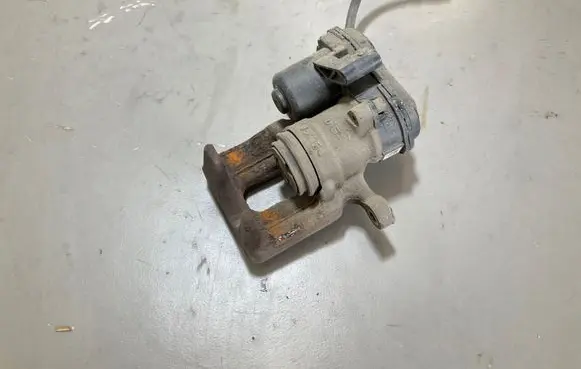 Audi Q3 8U Rear brake caliper
