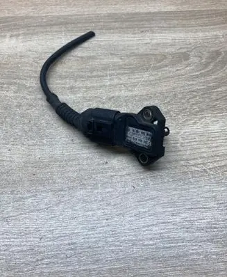 Volkswagen Golf VI Air pressure sensor 038906051C 0281002401