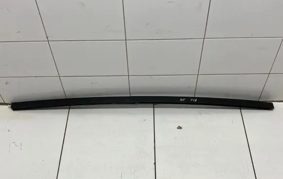 Opel Vivaro Front door windshield rail 