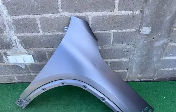 Mercedes-Benz B W247 Fender 