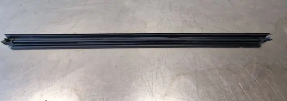 Mercedes-Benz GLC C253 Front door glass trim molding A25372525