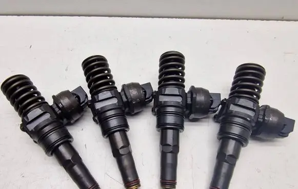 Skoda Octavia Mk2 (1Z) Fuel injector 038130073AG 041720215