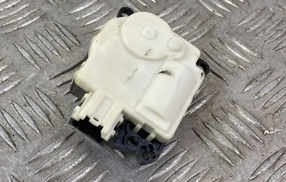 Dodge Durango Air flap motor/actuator D267DW9BA02