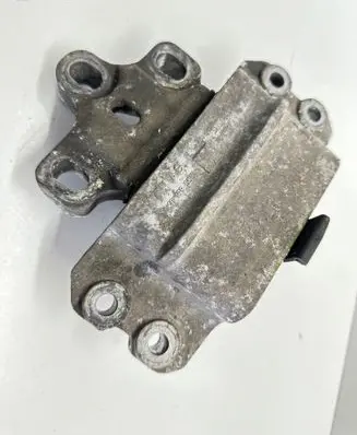 Skoda Octavia Mk2 (1Z) Engine mount bracket 1k0199555