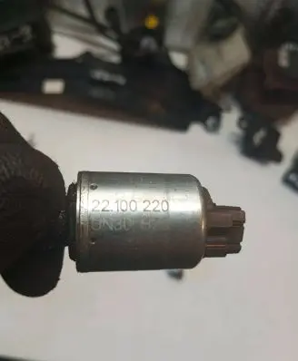 Volvo XC90 Turbo solenoid valve 22100220