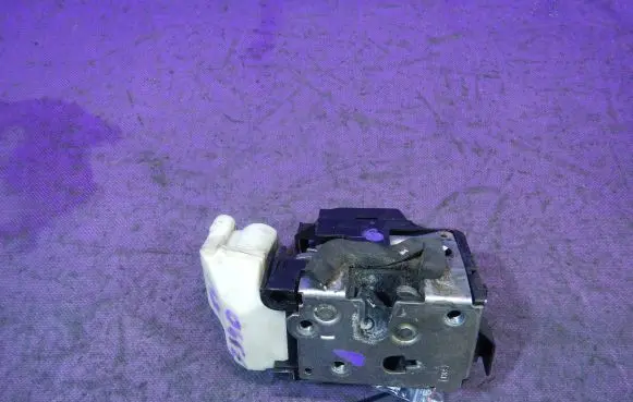 Fiat Doblo Front door lock