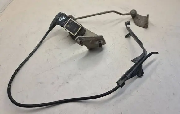 Mercedes-Benz E W211 Air suspension front height level sensor A0105427717