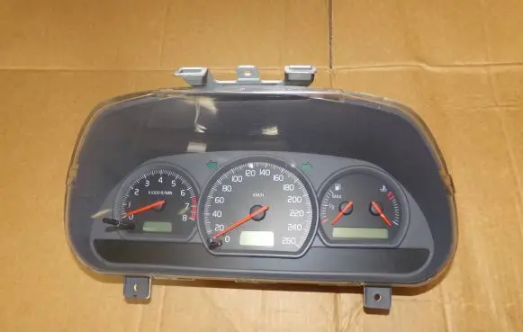 Volvo S40, V40 Speedometer (instrument cluster) 30621246a