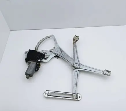 Mercedes-Benz E W210 Front door window regulator with motor 0130821670