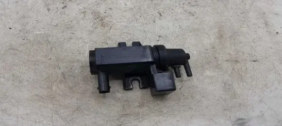 BMW 5 E60 E61 Turbo solenoid valve 70206301 15T327 780539101