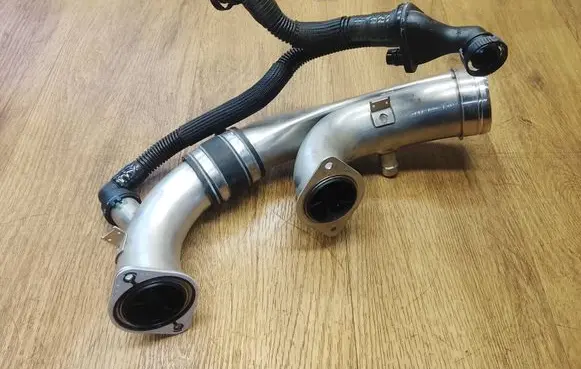 Porsche Macan (95B) Turbo air intake inlet pipe/hose 06M129666AH