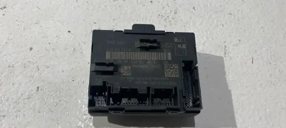 Audi A3 S3 8V Door control unit/module 5Q0959593