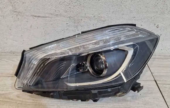 Mercedes-Benz A W176 Headlight/headlamp A1768200561