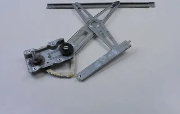 Toyota Yaris Front door manual window regulator 