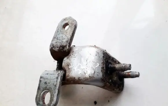Suzuki Grand Vitara II Rear door lower hinge