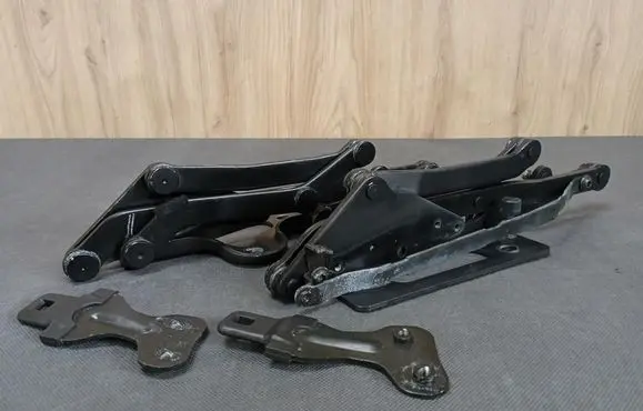 Mercedes-Benz SLK R170 Tailgate/trunk/boot hinge 1707500072 A1707500072