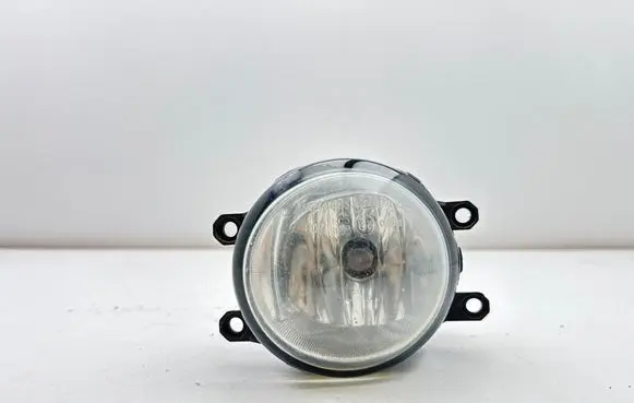 Lexus CT 200H Front fog light 812200W040