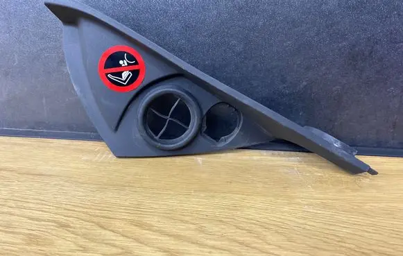 Volvo V50 Dashboard side end trim 3067208 3865 2065