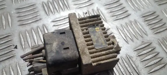 Renault Laguna II Glow plug pre-heat relay 7700115078