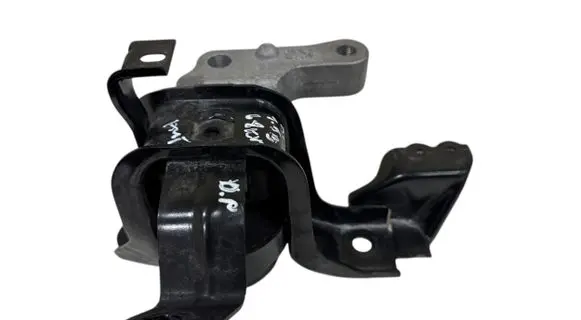 Toyota Yaris XP210 Engine mount bracket