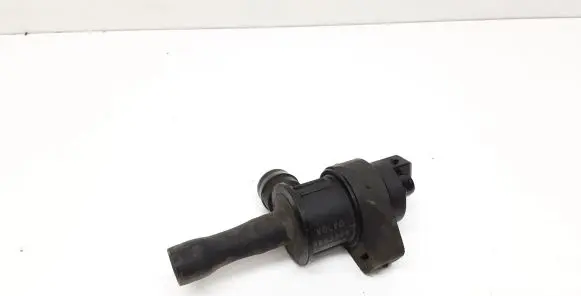 Volvo V70 Vacuum valve 8653909