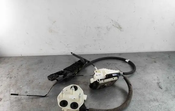 Maserati Levante Rear door lock 670107808