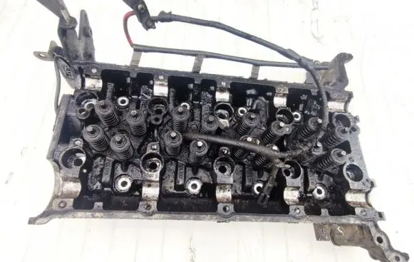 Ford Mondeo Mk III Engine head 