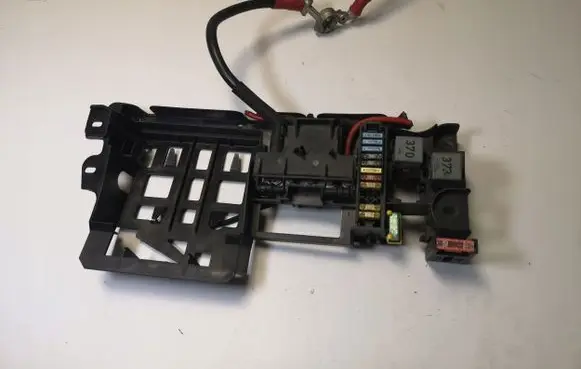 Audi A8 S8 D3 4E Relay mounting block 