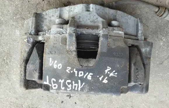 Volvo V60 Front brake caliper 945