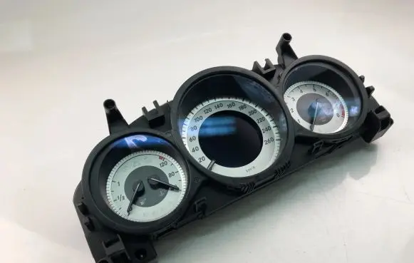 Mercedes-Benz C W204 Speedometer (instrument cluster) A2049002107