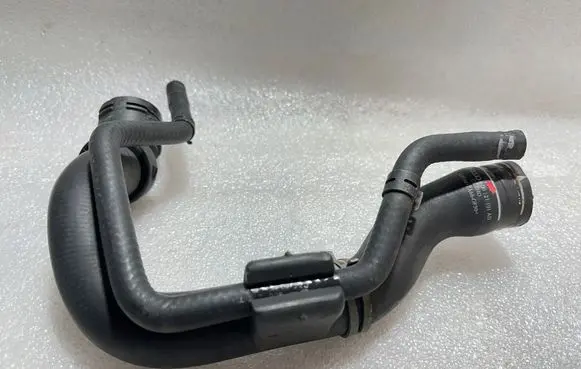 Volkswagen PASSAT B6 Engine coolant pipe/hose 8D0121101AD