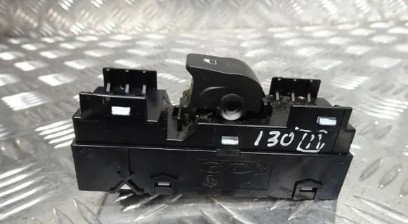 Hyundai i30 Electric window control switch
