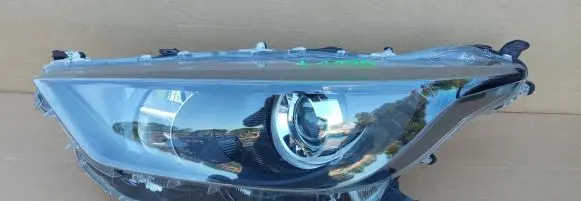 Toyota Yaris XP210 Headlight/headlamp