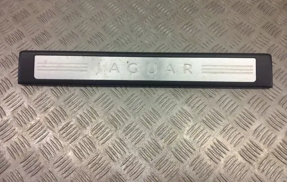 Jaguar XF X250 Front sill trim cover 8X2313201AF