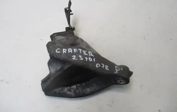 Volkswagen Crafter Engine mounting bracket