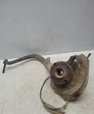 Audi 80 90 S2 B4 Rear wheel hub spindle/knuckle 