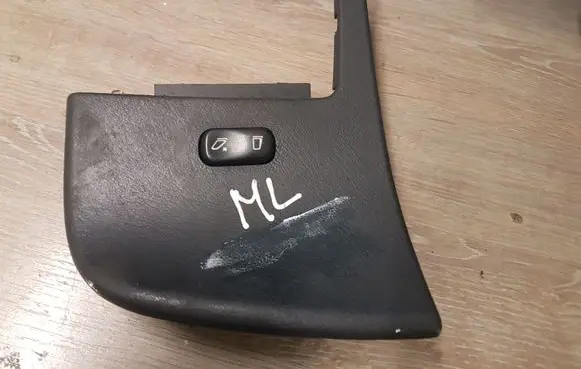 Mercedes-Benz ML W163 Front door window switch trim A1636805836